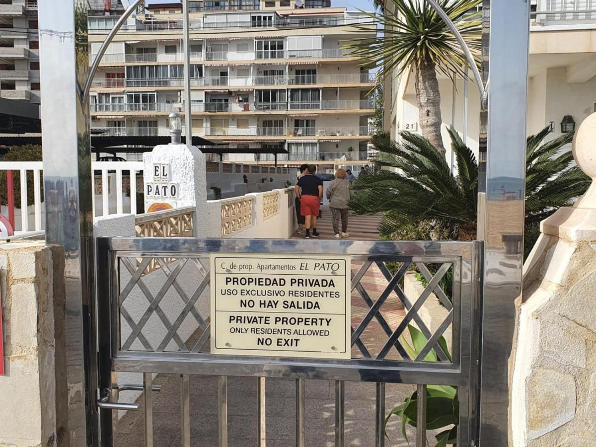 First Line Apartment With 3 Bedrooms And Seaviews Benidorm Kültér fotó