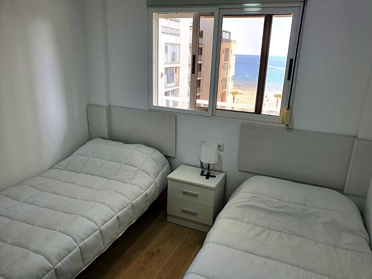 First Line Apartment With 3 Bedrooms And Seaviews Benidorm Kültér fotó