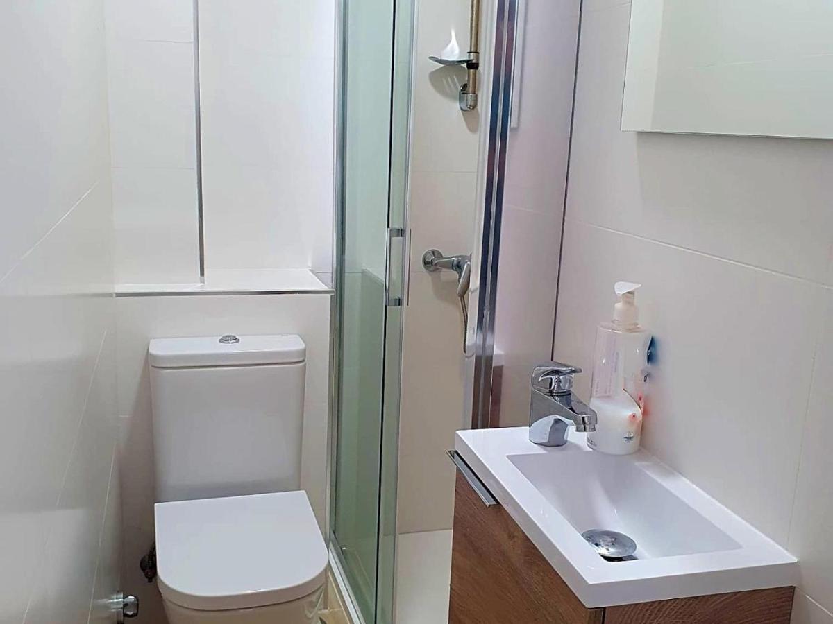 First Line Apartment With 3 Bedrooms And Seaviews Benidorm Kültér fotó