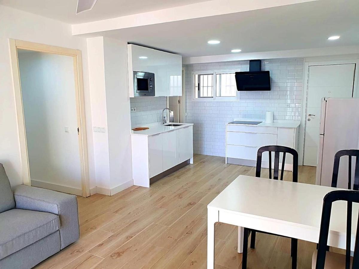 First Line Apartment With 3 Bedrooms And Seaviews Benidorm Kültér fotó