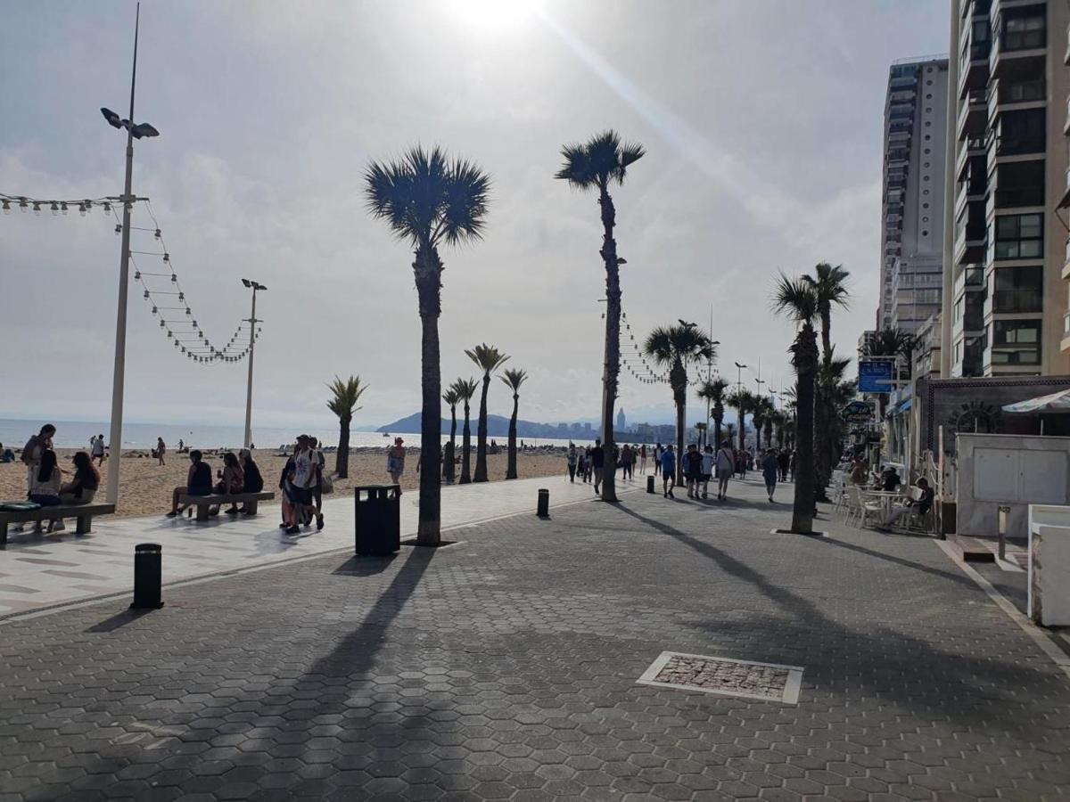 First Line Apartment With 3 Bedrooms And Seaviews Benidorm Kültér fotó